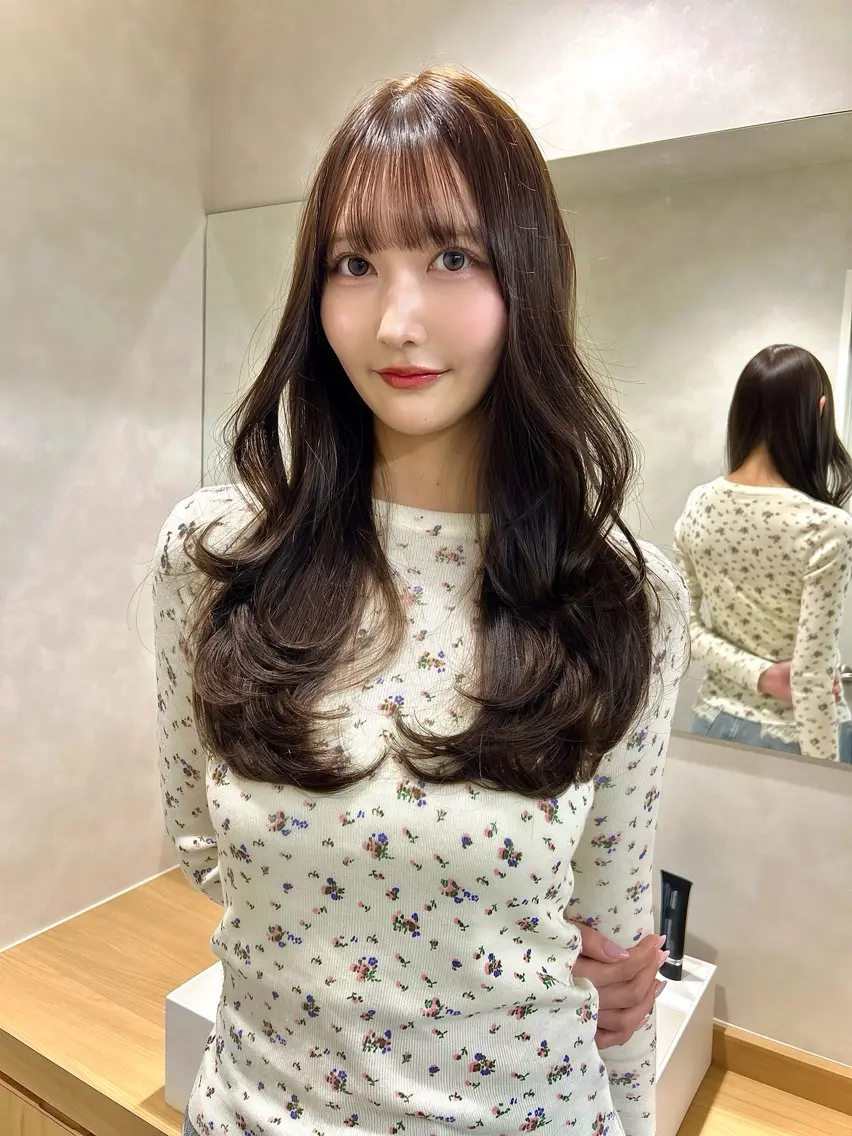 ロング カット ヘアカラー トリートメント 韓国🇰🇷レイヤー カットオリーブカラーのヘアスタイル