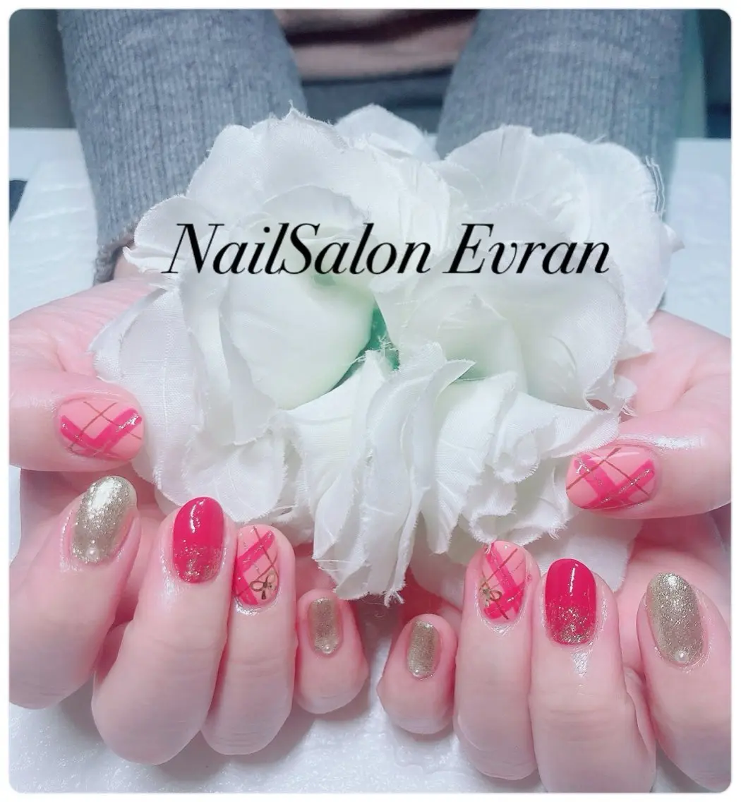 ネイル アートネイル フレンチネイル マグネットネイル 持ち込み ニュアンスネイル ハンドネイル Nail salon Evranのネイルデザイン