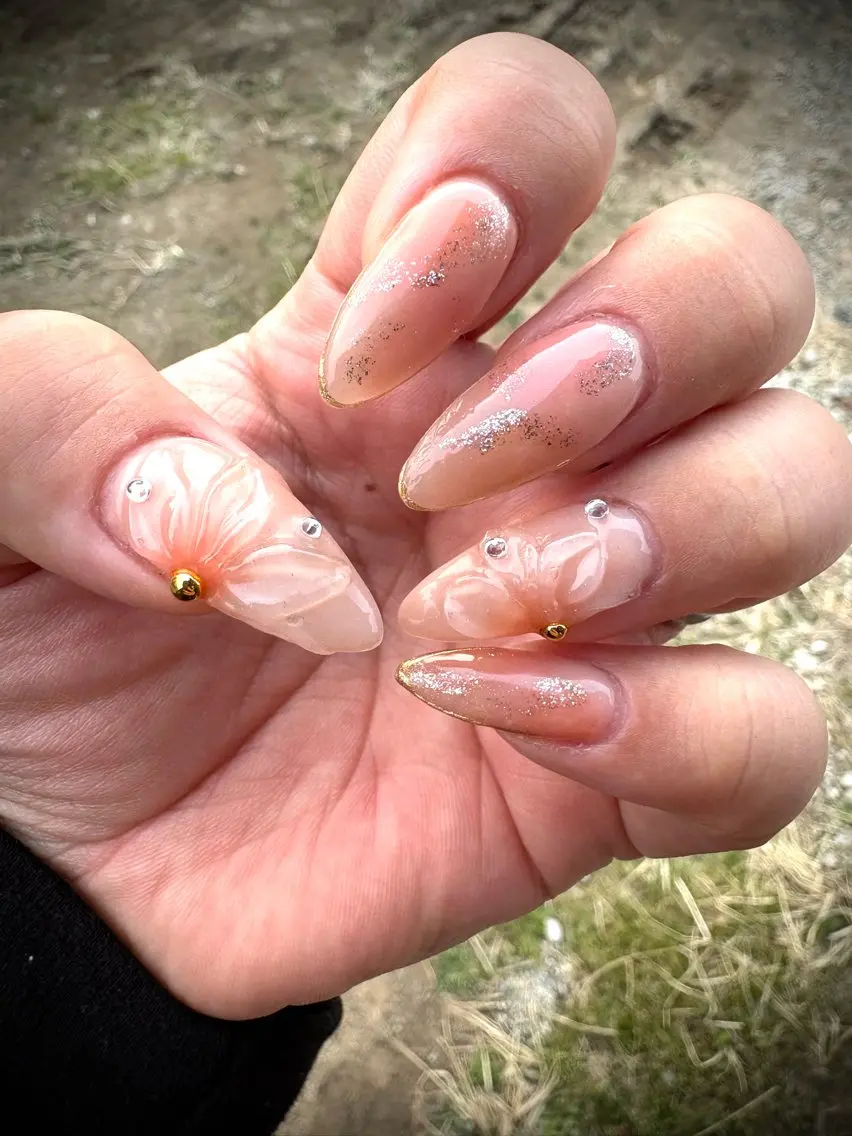 ネイル チークネイル フラワーネイル フレンチネイル ロングネイル ニュアンスネイル フットネイル nail.s misatoのネイルデザイン