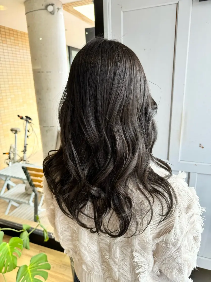 ロング カラー アッシュ ラベンダーカラー ラベンダーアッシュ ヘアカラー トリートメント ツキダテ ユイのヘアスタイル
