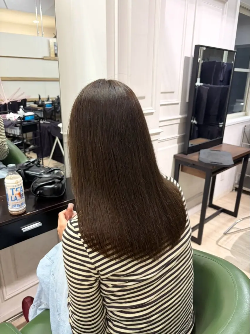ミディアム カラー グレージュ オリーブグレージュ オリーブグレー カット ヘアカラー ユニセックスデザイン ショーイチのヘアスタイル
