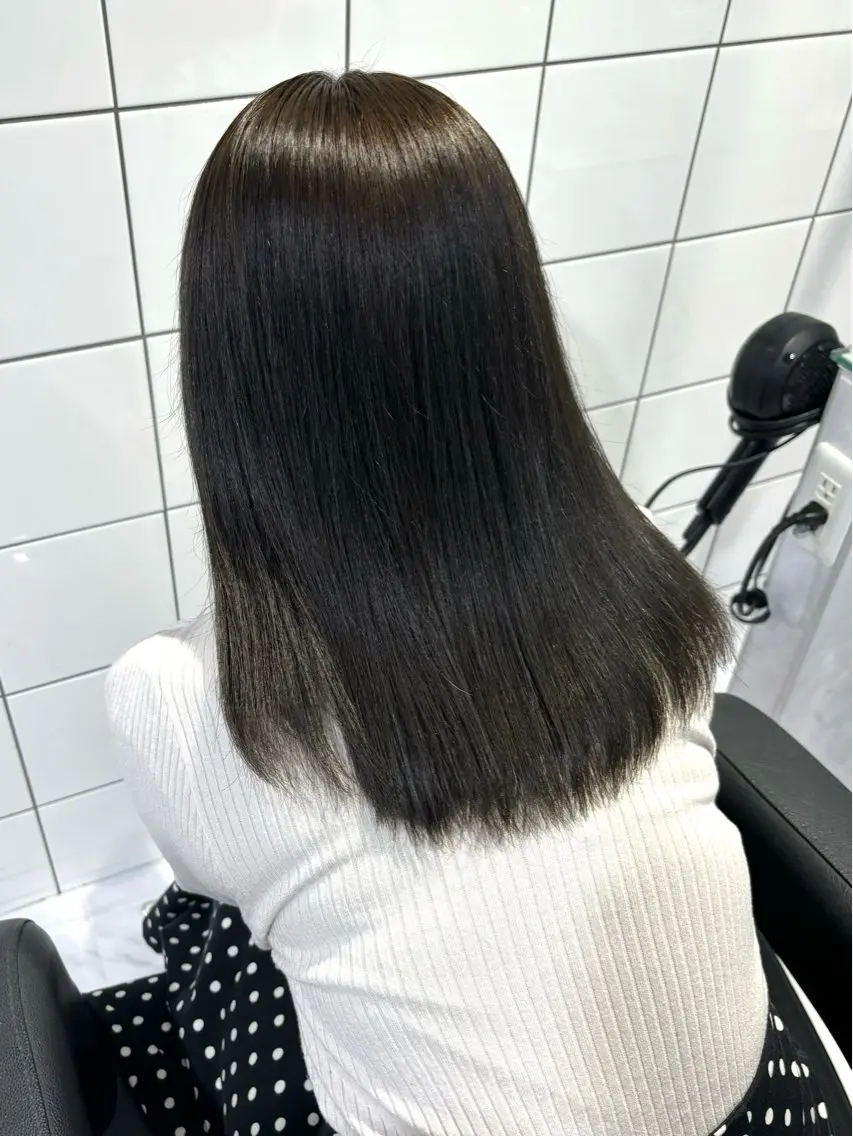 セミロング カラー 表参道♡暗髪♡ 艶カラー♡アユミのヘアスタイル