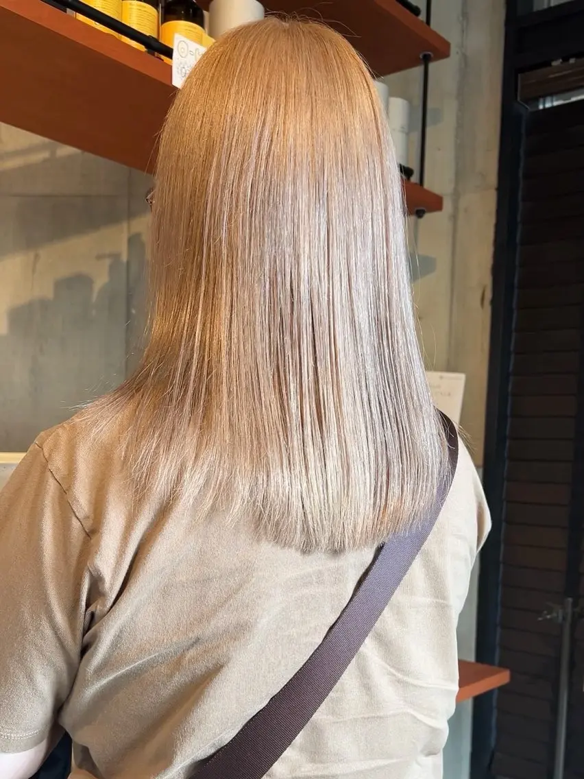 セミロング 髪質改善 カット ヘアカラー トリートメント 乕谷 美潮のヘアスタイル
