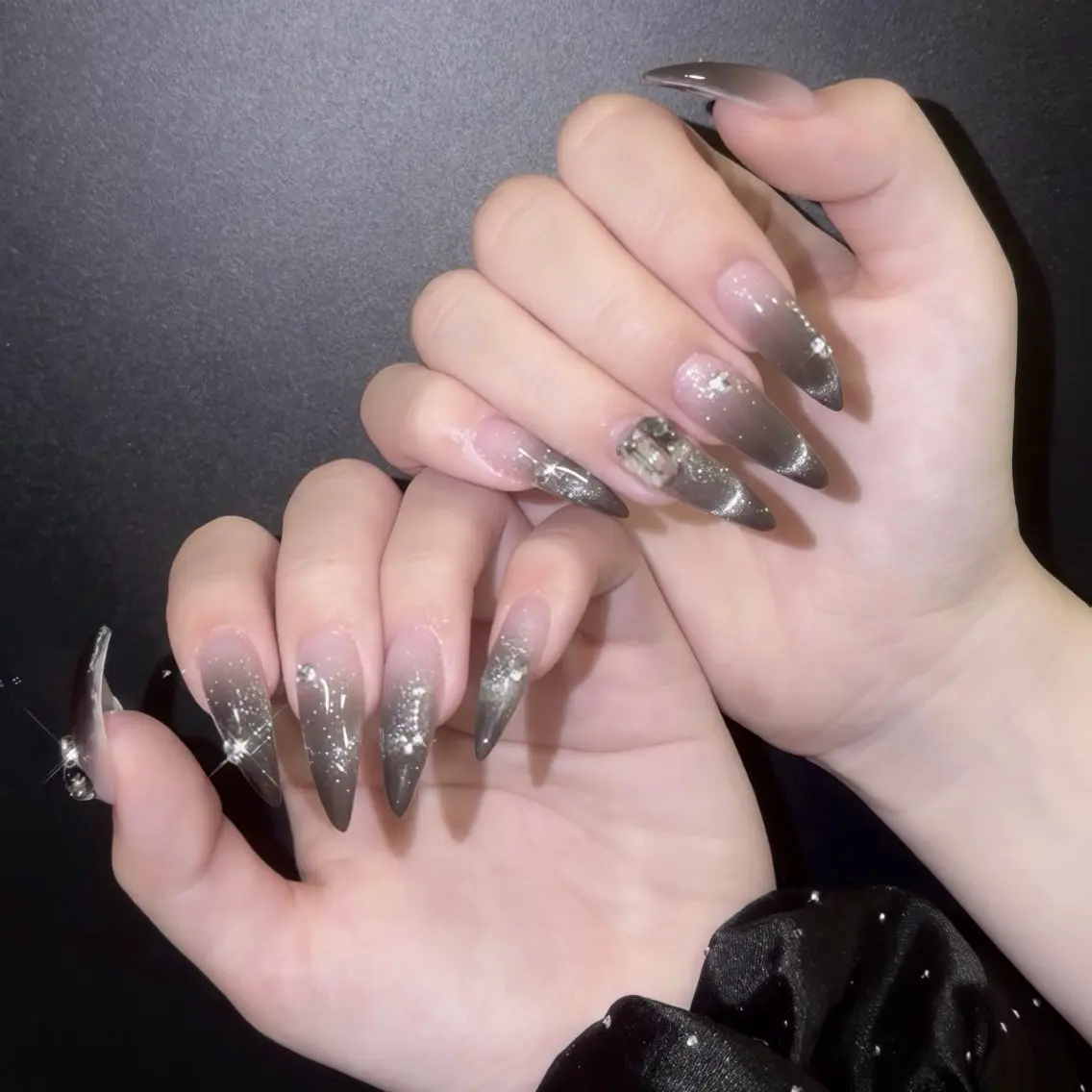 🖤ミニモ限定🖤【撮影モデル・おまかせ】10本アートの写真