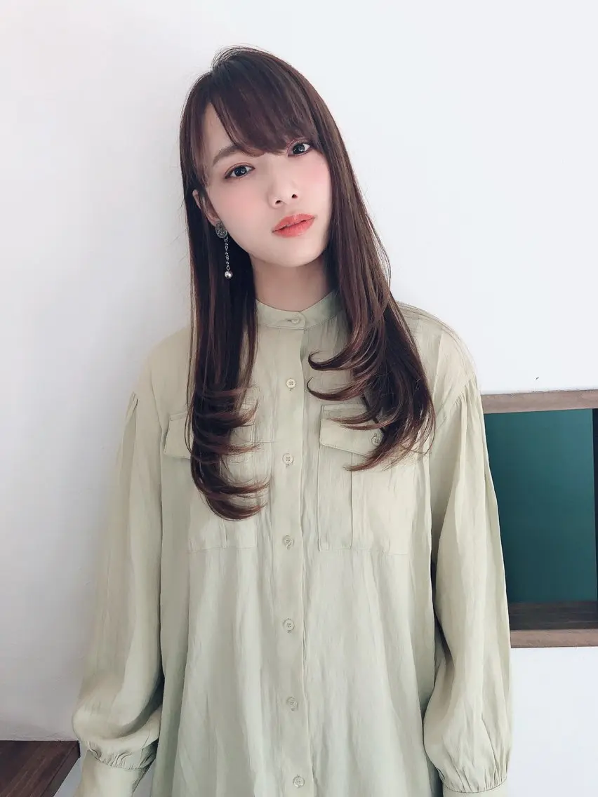 ロング よしずみ れいなのヘアスタイル