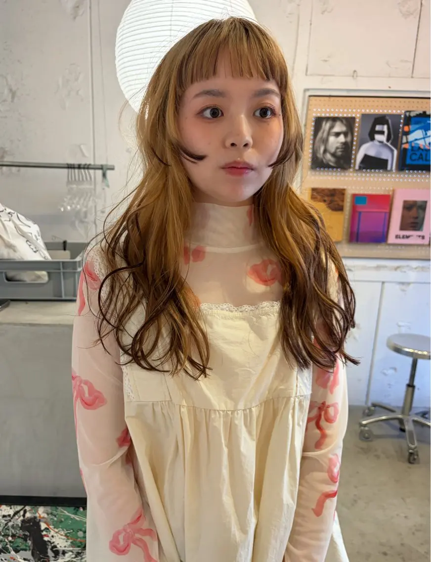 ロング カラー ハイトーンカラー カット ヘアカラー トリートメント 村上雅人 ナチュラルモードのヘアスタイル