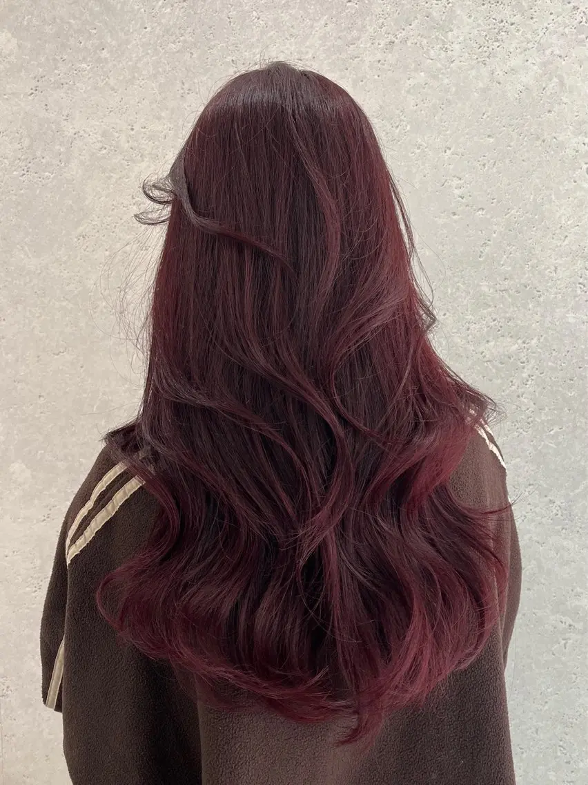 ロング ヘアカラー 🫧HIKARU🫧 カラー指名No. 1のヘアスタイル