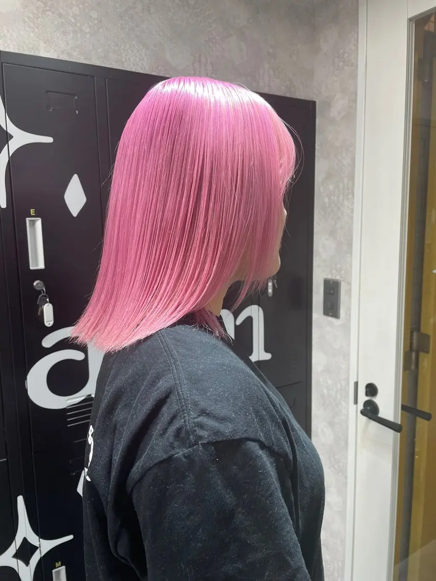 ミディアム カラー アッシュ アッシュグレー ベージュカラー ブリーチ ブロンド 【ときめき屋さん🎀 ハイトーン大和🎀】のヘアスタイル