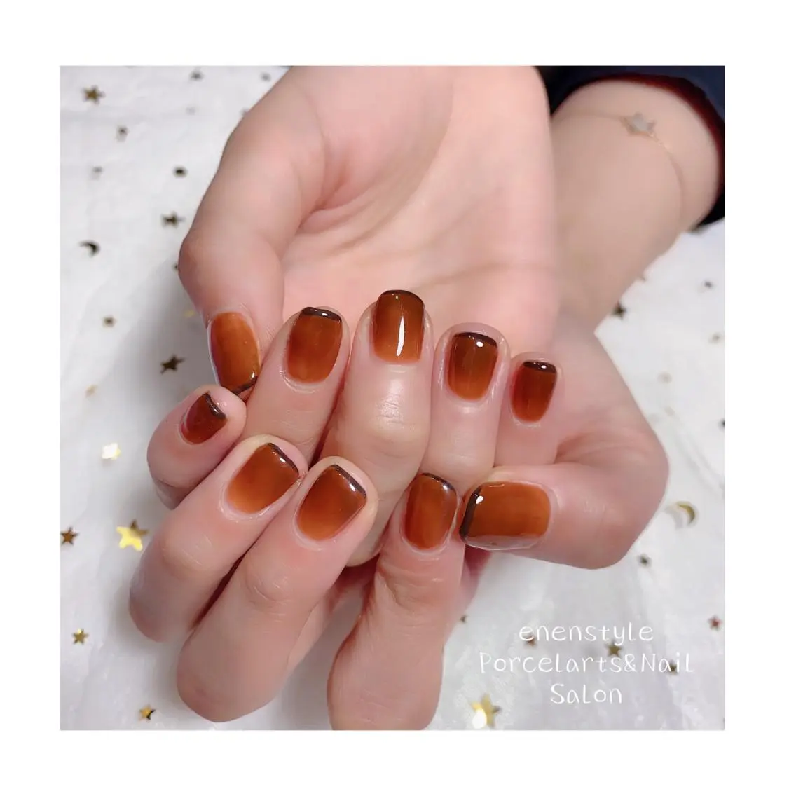 ショート ネイル ジェルネイル ニュアンスネイル オフィスネイル ワンカラーネイル パラジェル ハンドネイル 🐾enen style 🐾のネイルデザイン