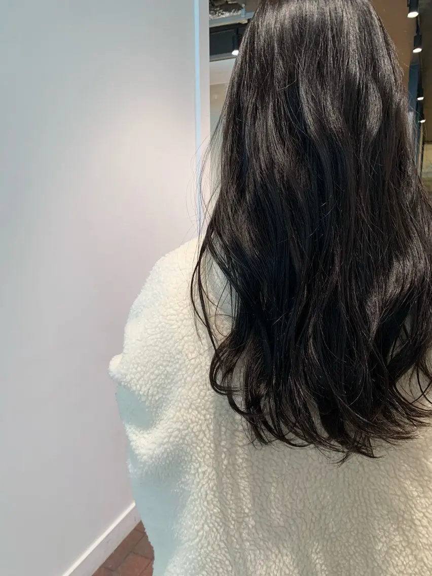 ロング カラー 黒髪 ブルーカラー ブルーブラック ロング 透明感カラー ボブ 髪と心を整える美容師のヘアスタイル