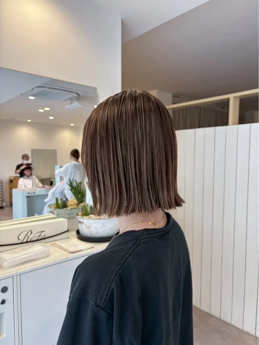 ミディアム ボブ 小泉 萌詠のヘアスタイル