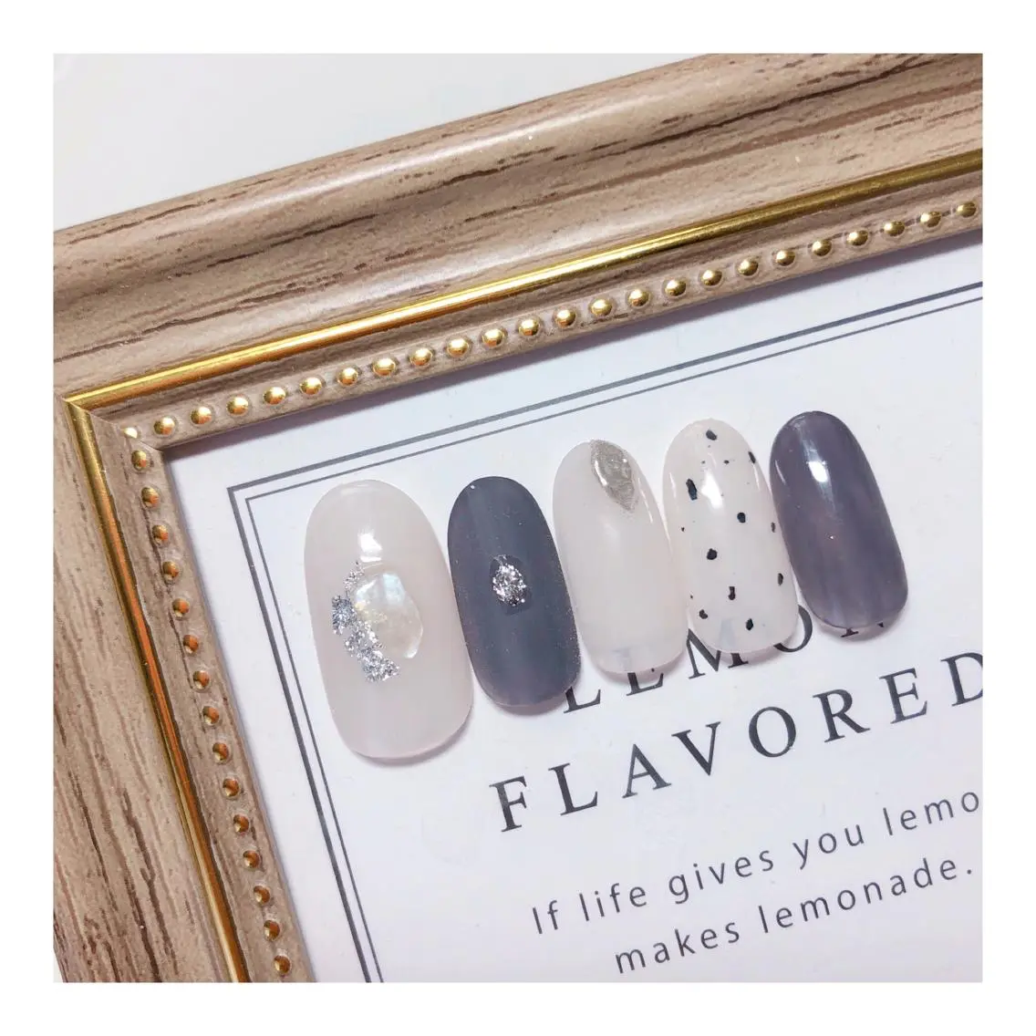 ネイル ホワイト shimmer nailsのネイルデザイン