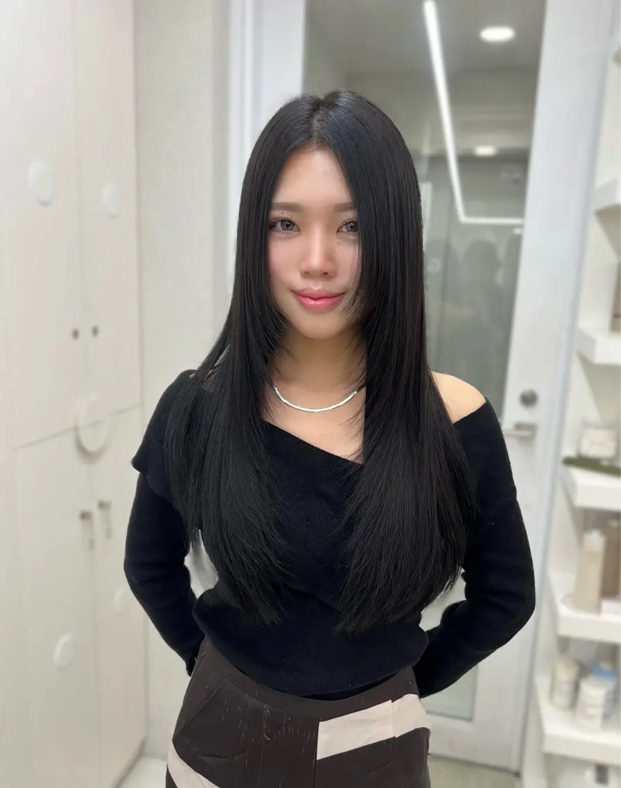 ロング カラー レイヤーカット GAGA AMIKAのヘアスタイル
