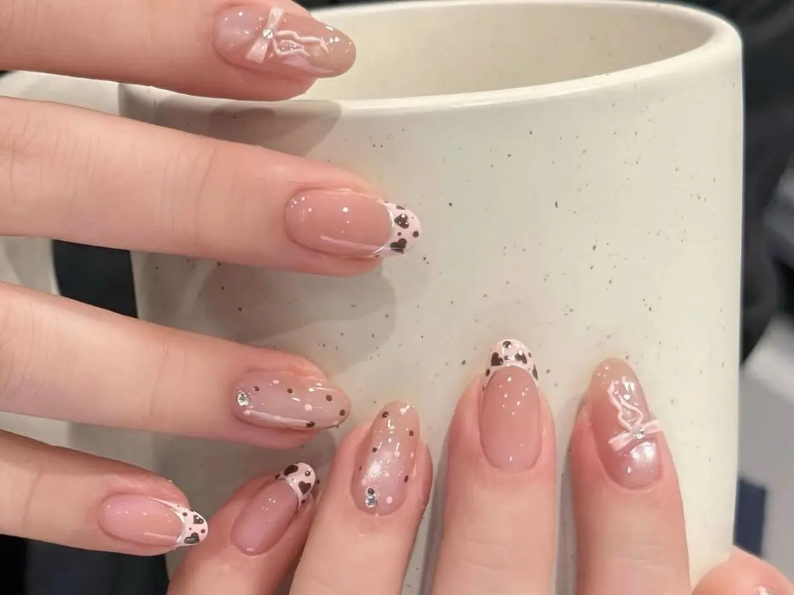ネイル フラワーネイル フレンチネイル ジェルネイル ガーリー ホログラムネイル ハンドネイル ハンドケア 💖NA.YUKI NAIL錦糸町店💖のネイルデザイン