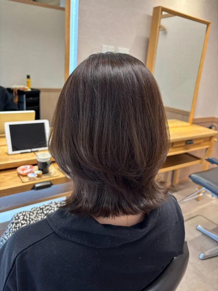 ミディアム カラー カット ヘアカラー トリートメント 髪の家 tikiのヘアスタイル