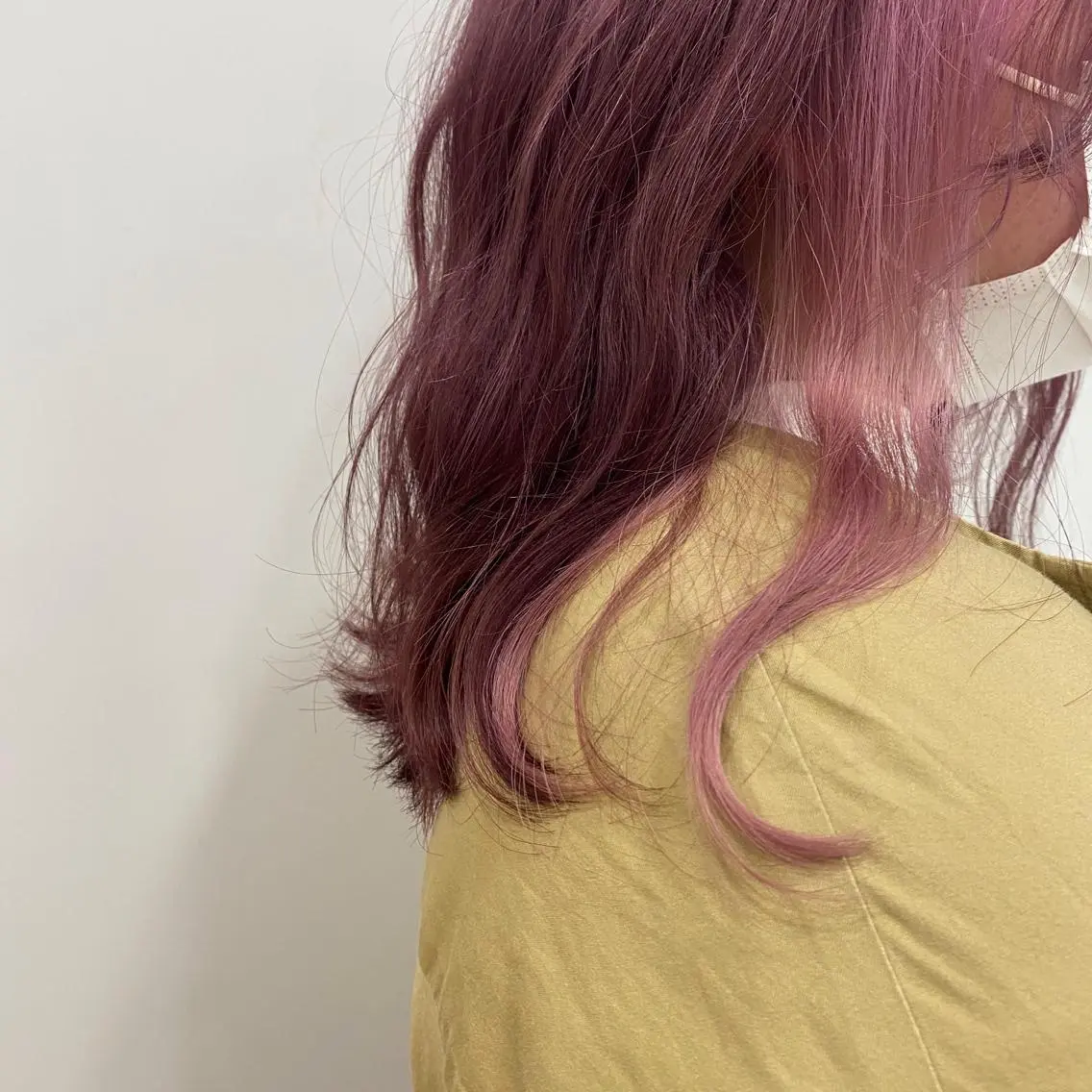 セミロング カラー イヤリングカラー ハイトーンカラー インナーカラー ヘアカラー トリートメント ꧁𐬹川端 さくら𐬹꧂のヘアスタイル