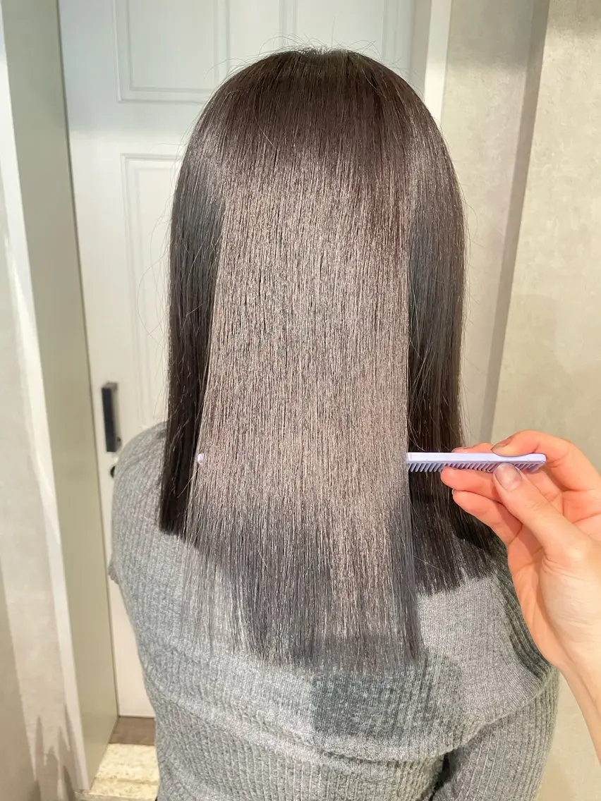 ミディアム カラー ブリーチ グレージュ ブリーチなしカラー 髪質改善 トリートメント カット ヘアカラー トリートメント ナチュラル透明感🌱 小山美樹子のヘアスタイル