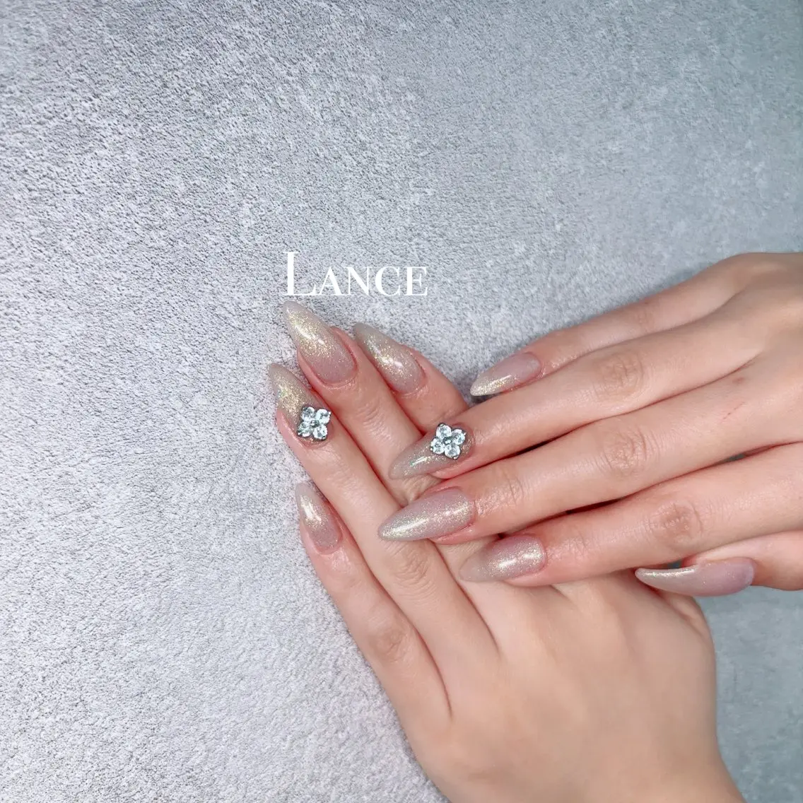 ネイル フレンチネイル キラキラネイル 韓国ネイル マグネットネイル マグネットフレンチ ハンドネイル Lance nailのネイルデザイン