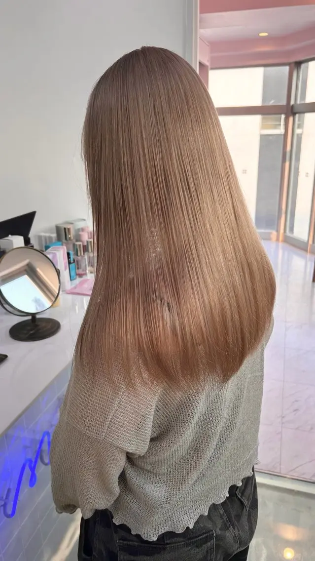 ロング カラー ベージュカラー 透明感カラー ダブルカラー ミルクティーベージュ ヘアカラー トリートメント レイン🌏🌱 似合わせ/ハイトーンのヘアスタイル