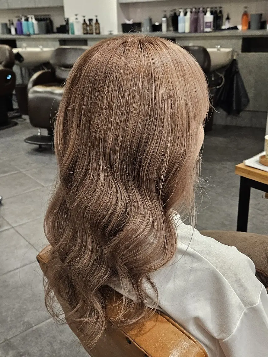セミロング ヘアカラー SHIAN わゆ🥀のヘアスタイル