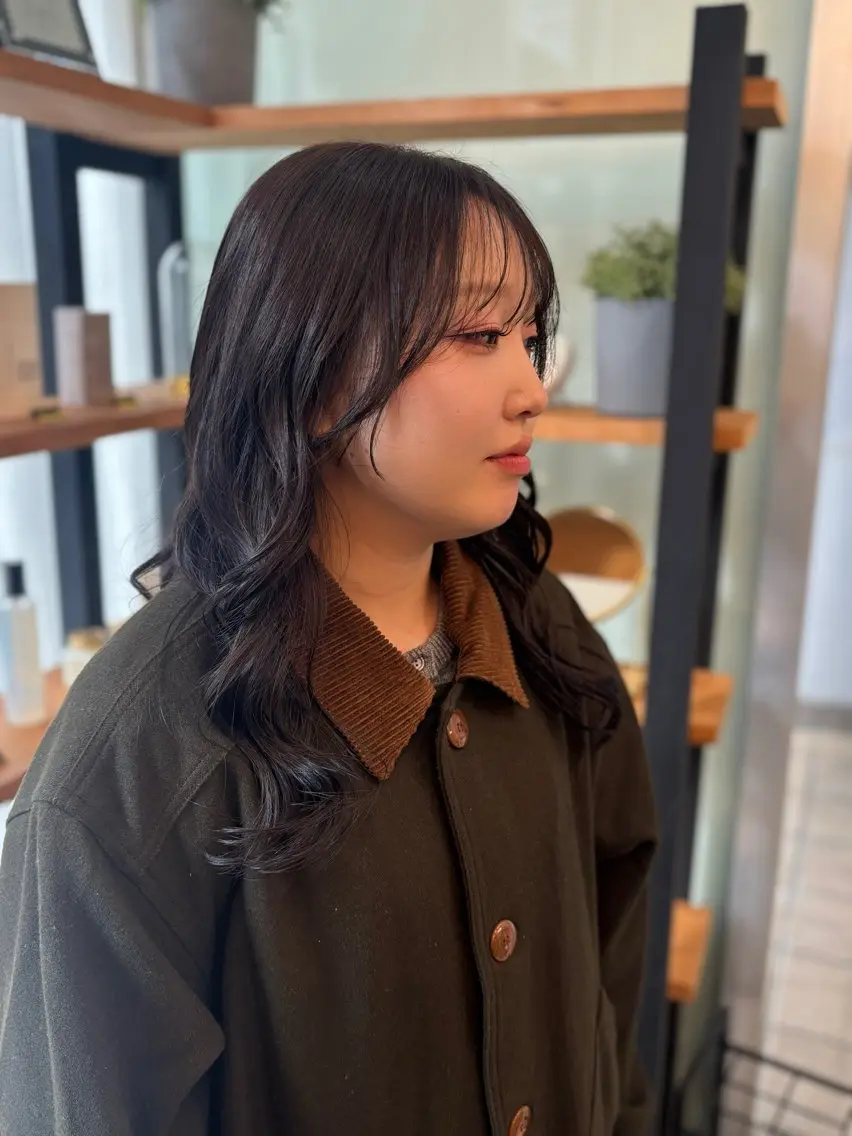 ロング 顔周りカット レイヤーカット カット ヘアカラー NONOKA Zina千早店のヘアスタイル