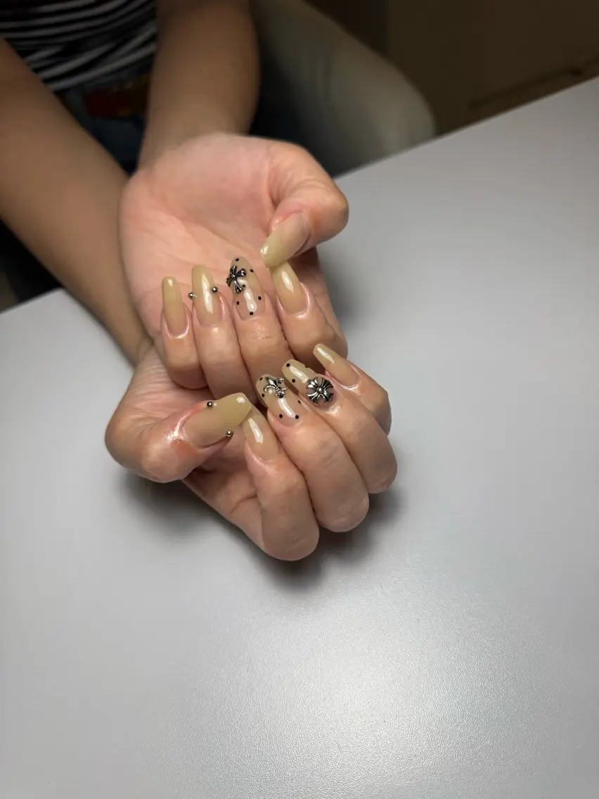 ネイル ドット plum nailのネイルデザイン
