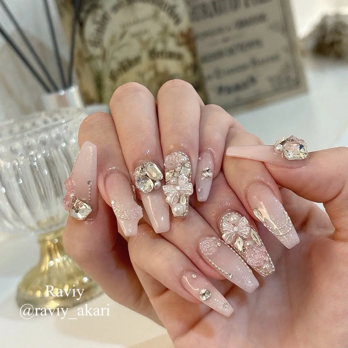 ネイル グラデーション ラメ(グリッター) マグネットネイル ミラーネイル ニュアンスネイル ハンドネイル Lumi de nailsのネイルデザイン