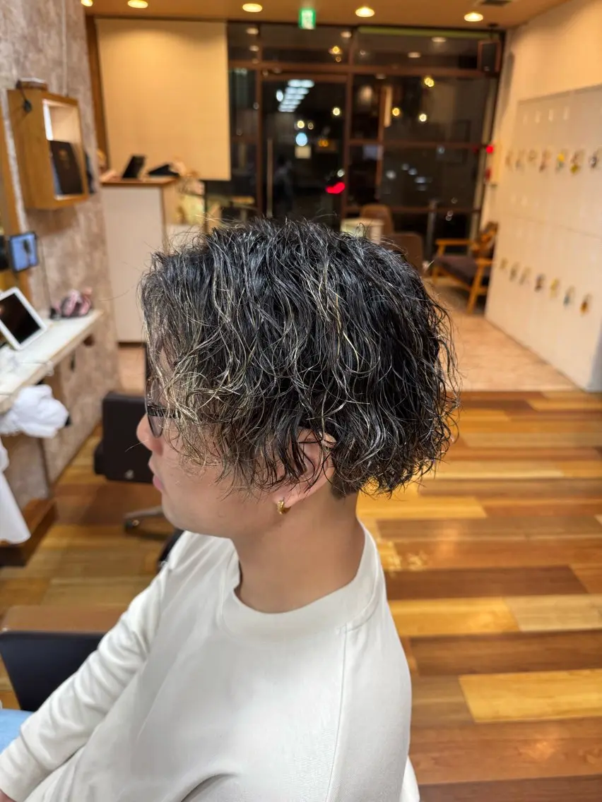 パーマ メンズ ブリーチカラー🌈 ✄﻿杉山来輝金沢文庫のヘアスタイル