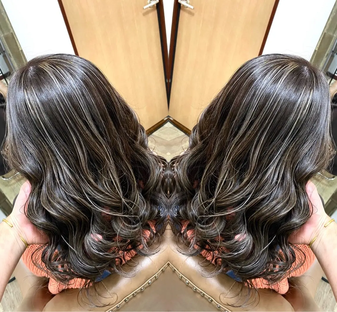 ロング 山崎 翼のヘアスタイル