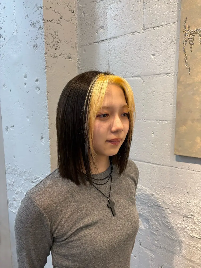 ミディアム カラー ミストバング  フェイスフレーミング 久貝 莉子のヘアスタイル