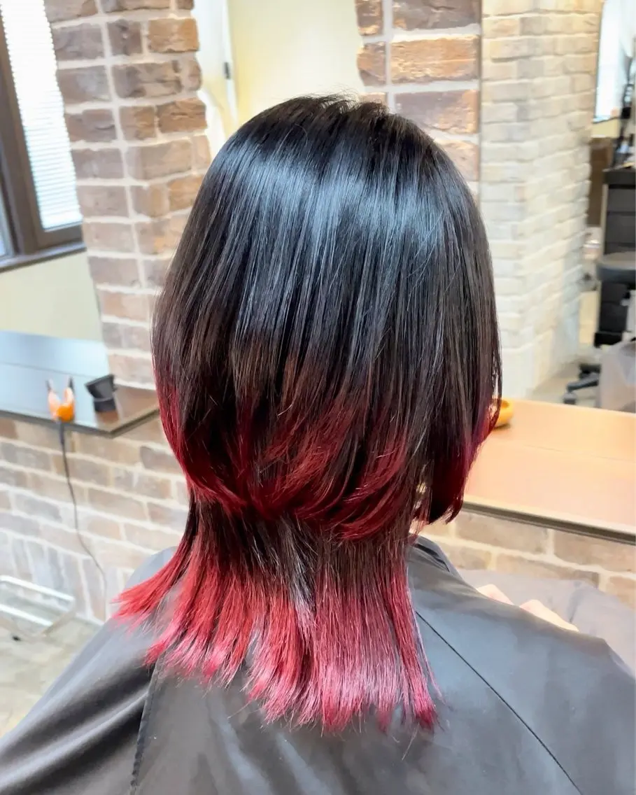 セミロング カラー 黒髪 ブリーチ ウルフカット 艶カラー/インナー /グラデ/大西小百合のヘアスタイル