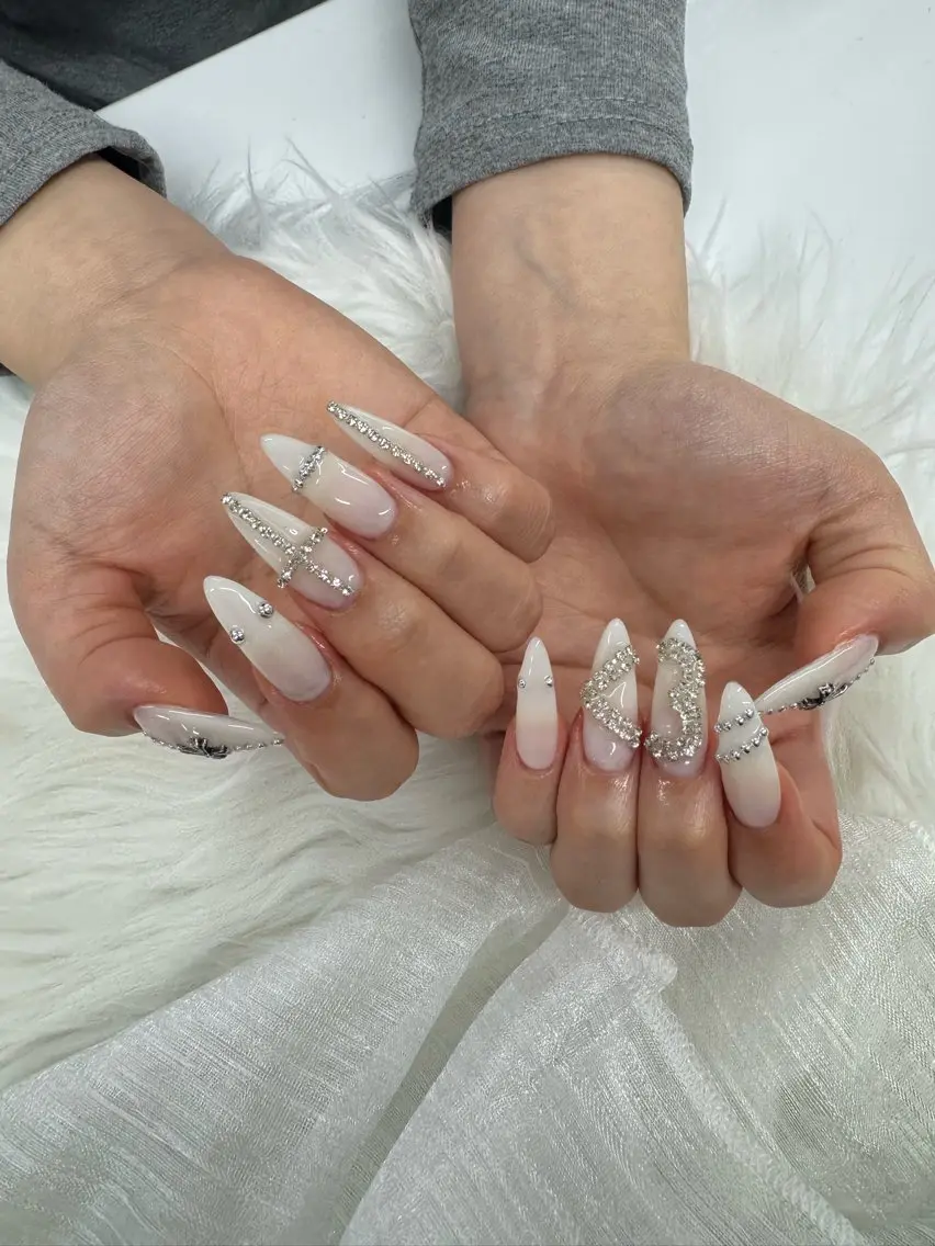 ネイル ハンドネイル LUCIE 1 Nailのネイルデザイン