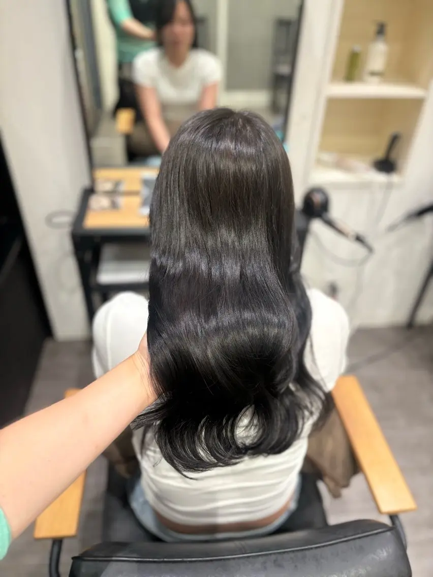 ロング カラー nijika/ 艶カラー🫧のヘアスタイル