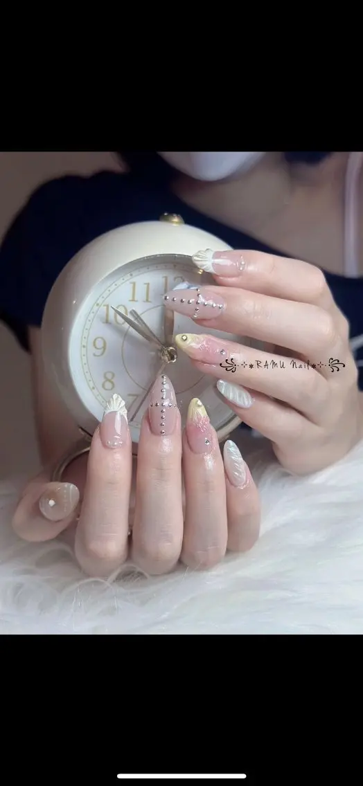 ネイル チークネイル フレンチネイル グラデーション キラキラネイル 韓国ネイル ハンドネイル RAMU_Nail 池袋店のネイルデザイン