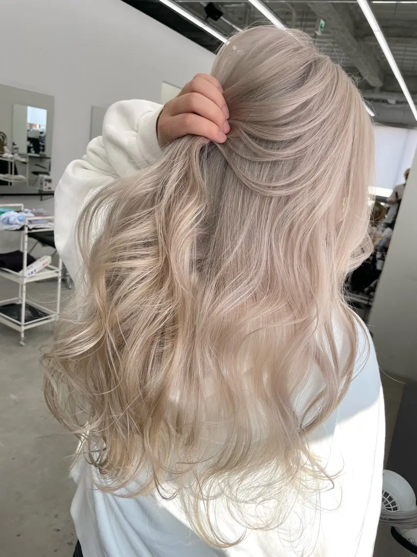 カラー ブリーチ 透明感カラー ハイトーンカラー ヘアカラー ブリーチ/ハイトーン 名古屋栄 リカのヘアスタイル