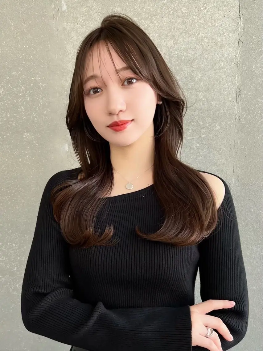 セミロング くびれヘア 韓国風ヘア くびれレイヤー レイヤーカット 小顔カット カット ヘアカラー トリートメント 小顔レイヤー/顔周り 艶髪カラー/金山のヘアスタイル