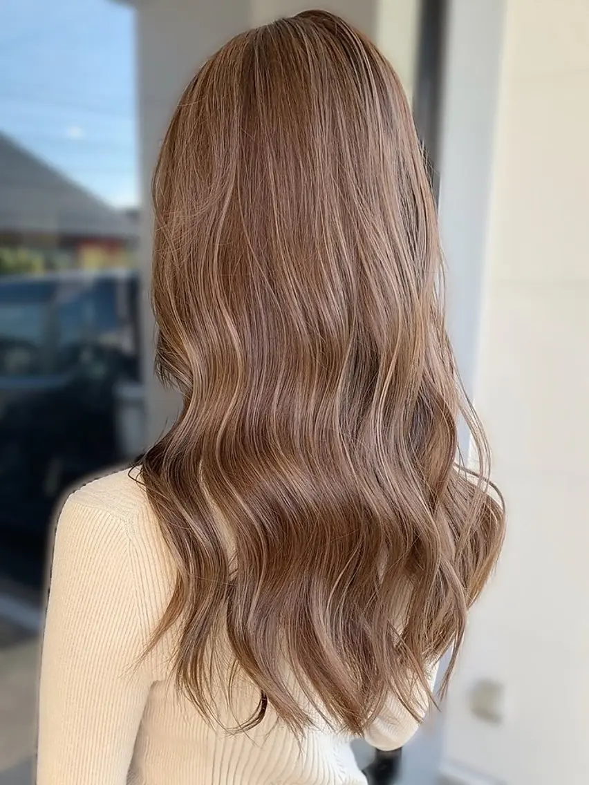 ロング カラー ベージュカラー ハイライトカラー ハイライト カット ヘアカラー トリートメント Earth上本町店 半澤のヘアスタイル