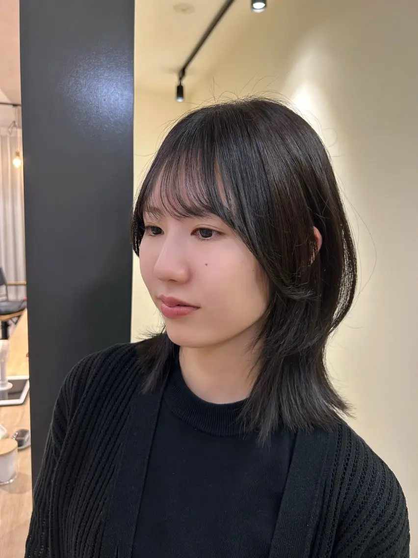 ミディアム カラー 透明感カラー ダークグレー ダークグレージュ グレージュ hubhair レイヤー/透明感のヘアスタイル