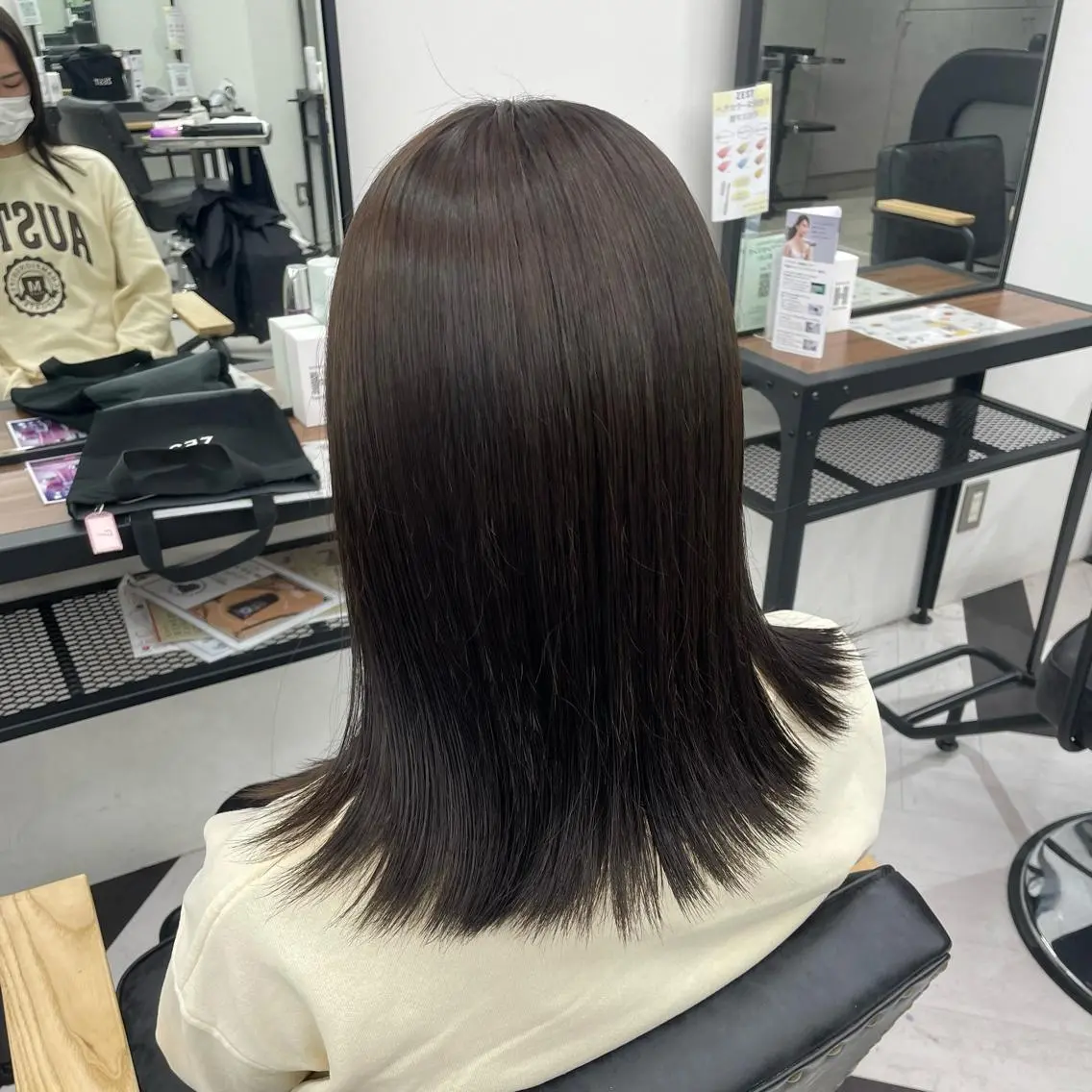 セミロング カラー パーマ ヘアアレンジ メンズ キッズ ネイル マツエク・マツパ アイブロウ ブラウンカラー カラーマツエク ブラウン mona/ ストレートスタイル✨のヘアスタイル
