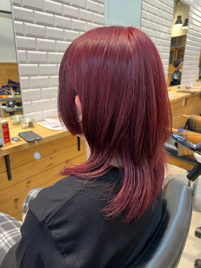 ミディアム カラー ブリーチ レッドカラー ヘアカラー MATSU 🌟個性派カラーのヘアスタイル