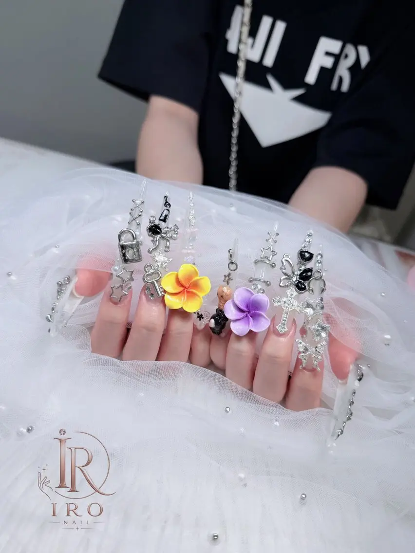 ネイル ハンドネイル IRO Nail Studioのネイルデザイン