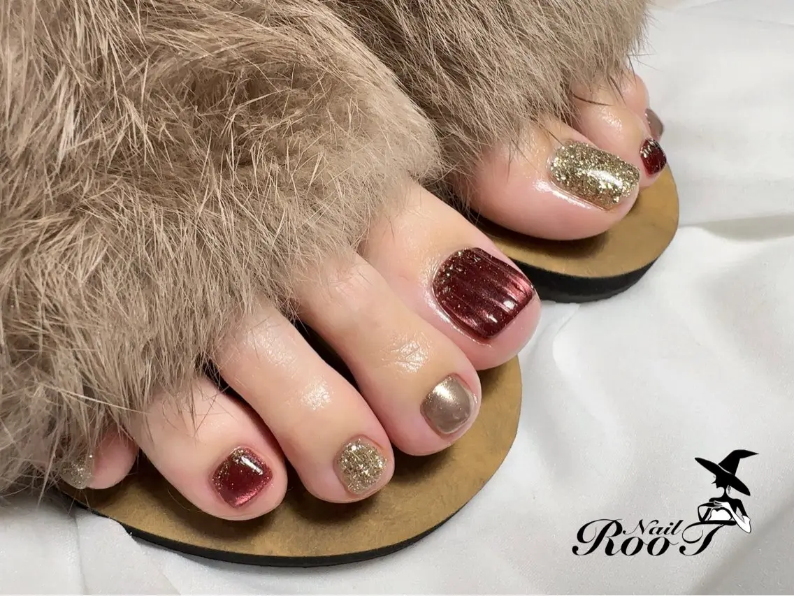 ネイル ラメ(グリッター) マグネットネイル ミラーネイル ぷっくりネイル フットネイル RooT Nailのネイルデザイン