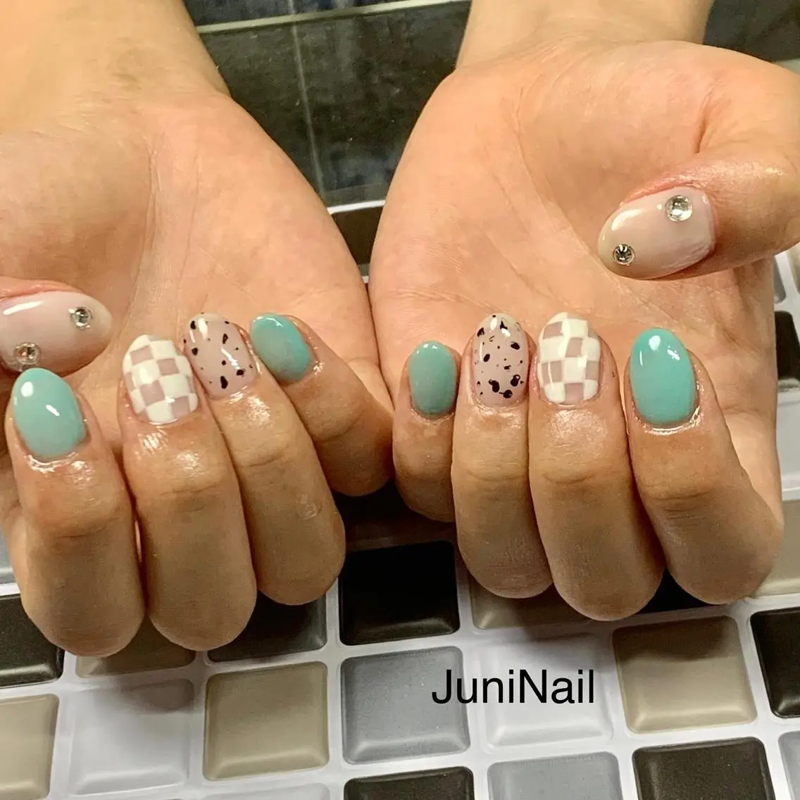 ネイル オーロラネイル クリアネイル 成人式 フラッシュネイル フレンチネイル ハンドネイル JuniNail 주니네일🇰🇷suのネイルデザイン