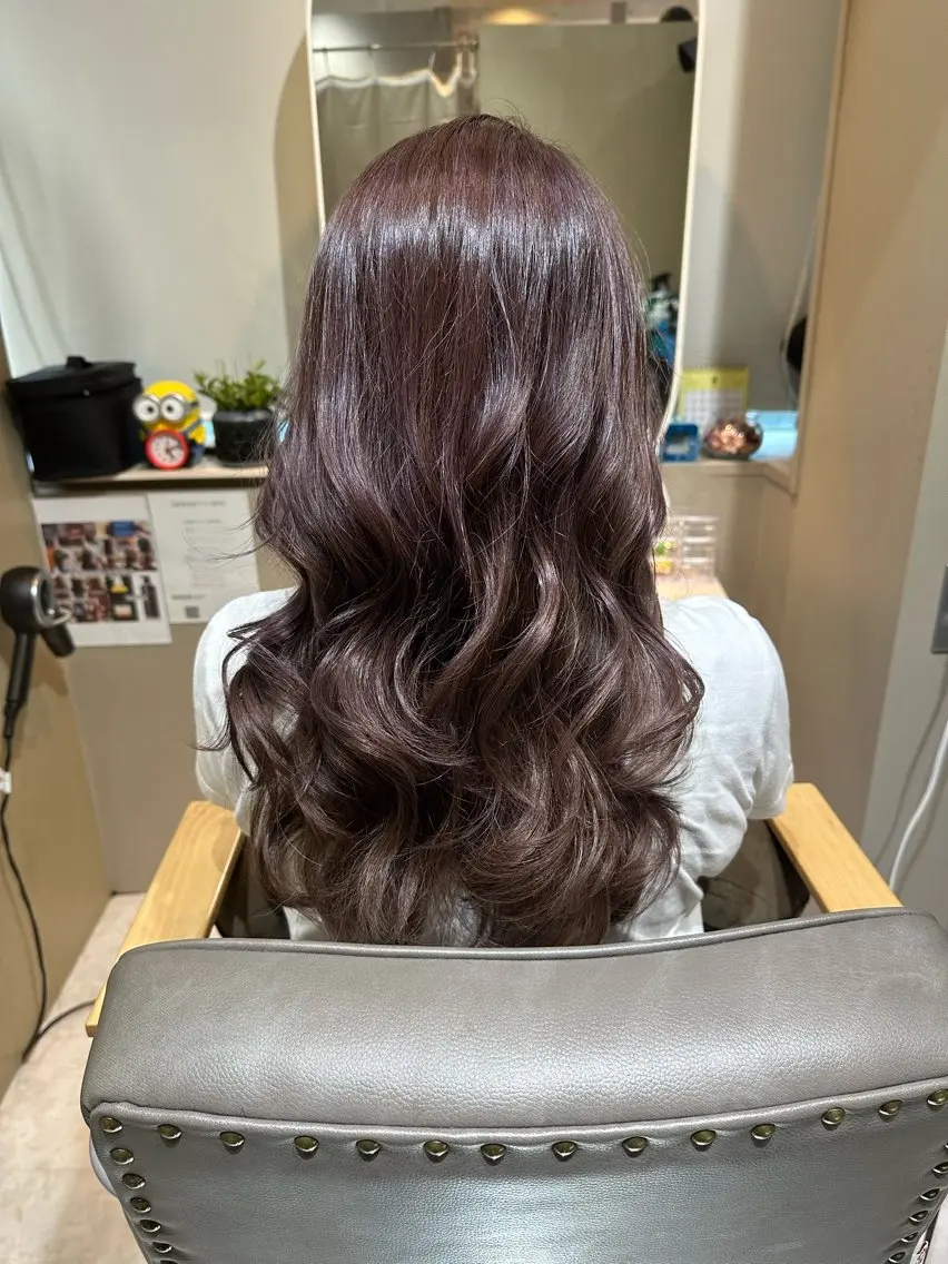 ロング カラー 髪質改善 縮毛矯正 ヘアカラー トリートメント 髪質改善個室サロン' 白髪ぼかし・縮毛矯正のヘアスタイル