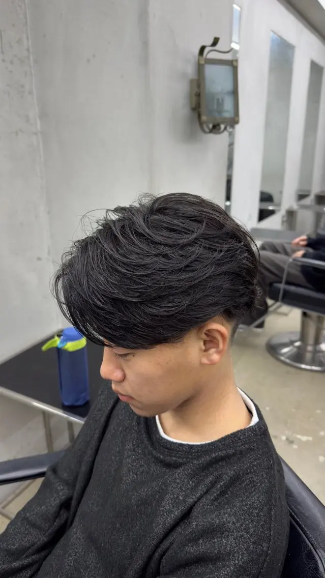 パーマ メンズ 田中 辰弥のヘアスタイル