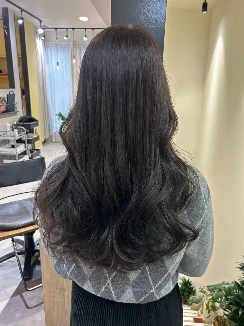 ロング カラー アッシュ アッシュグレー アッシュグレージュ 透明感カラー グレージュ hubhair レイヤー/透明感のヘアスタイル