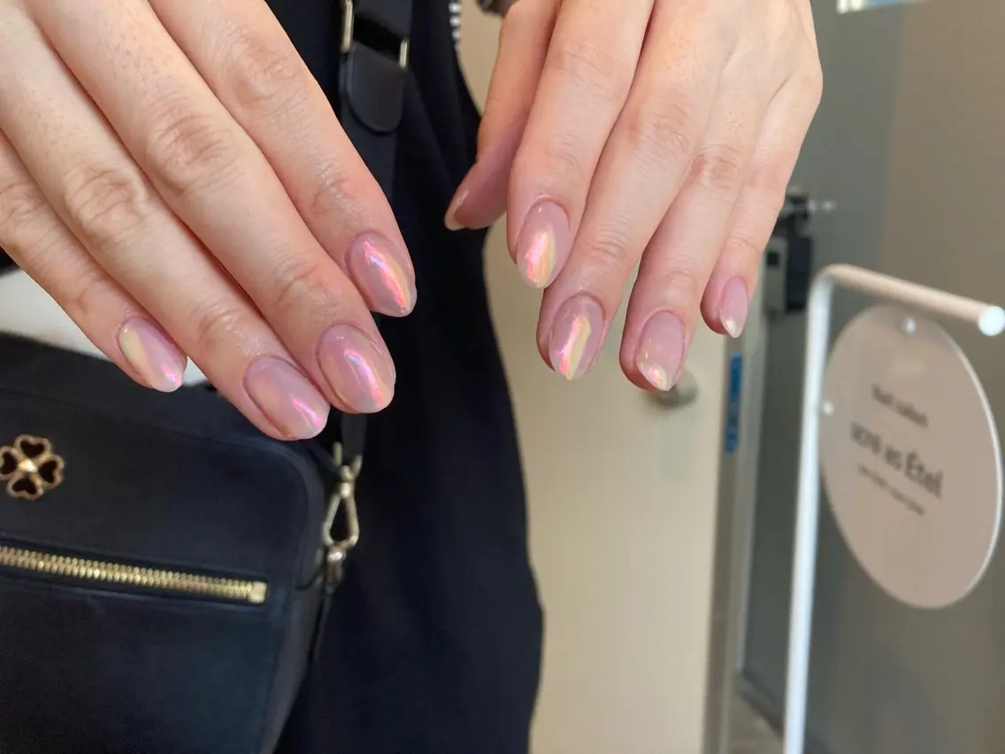 ネイル オーロラネイル ピンク .Etel atelier.のネイルデザイン