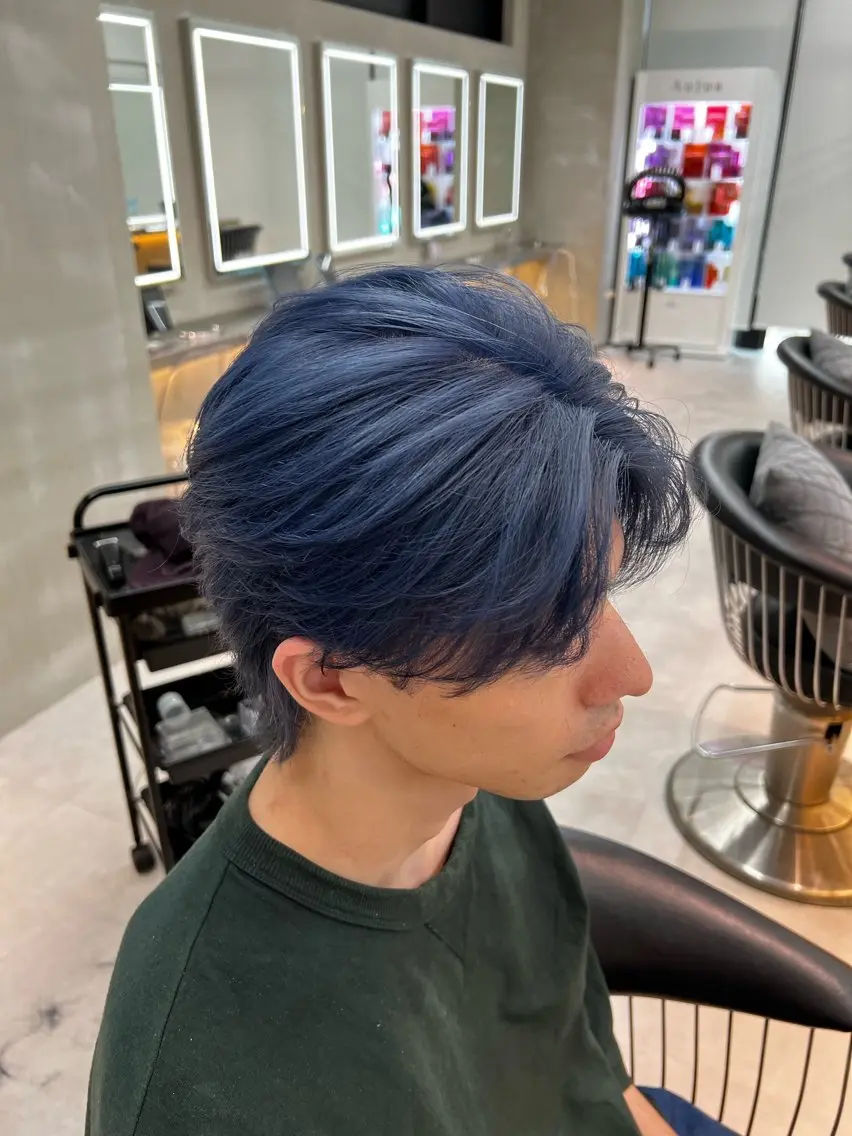 カラー メンズ メンズブリーチ ブリーチ ブルーカラー 似合わせカラー× ウルフカット/ホマレのヘアスタイル