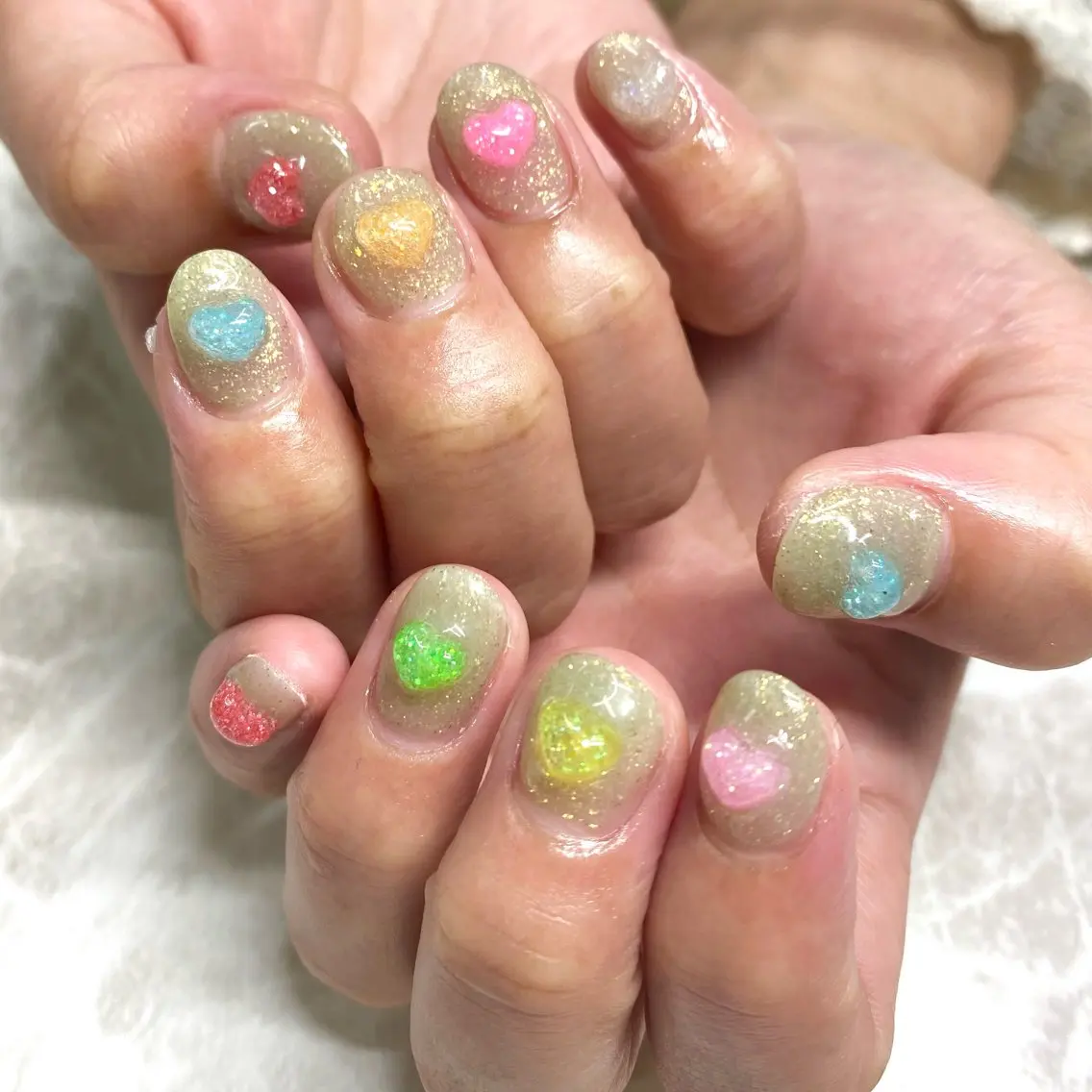 ネイル ハート ラメ(グリッター) ロングネイル ショートネイル ハンドネイル ハンドケア 🫧RaLa ⭐︎AYAKA🫧のネイルデザイン