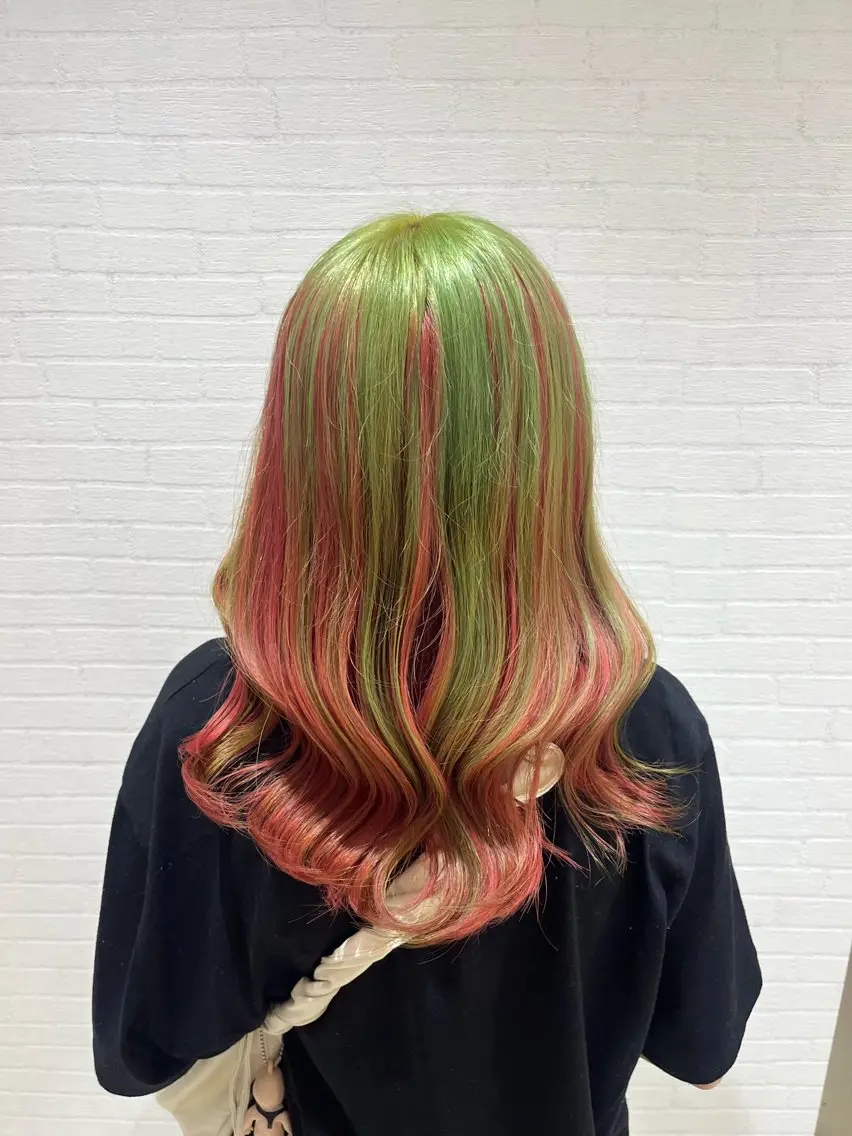 カラー ピンクカラー ヘアカラー ハイトーンカラー🎀 はなえのヘアスタイル